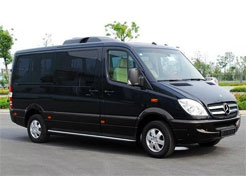 14座奔驰凌特商务旅行车